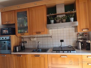 cucina legno colore noce miele 