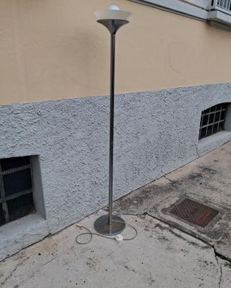 lampada da terra vintage