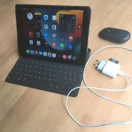 IPad 2021 con tastiera, pencil e mouse