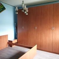 Camera matrimoniale completa.