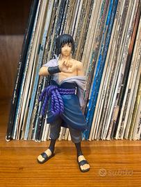 Action figure naruto uchiha sasuke