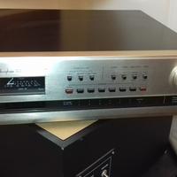 Vintage Hi-End Tuner Accuphase T-105