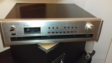 Vintage Hi-End Tuner Accuphase T-105