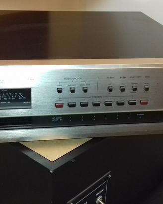 Vintage Hi-End Tuner Accuphase T-105