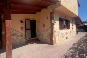 Rif 516 villa con giardino baia verde