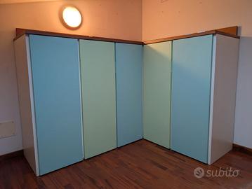 armadio artigianale in legno laccato