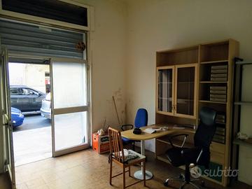 Locale deposito a Taranto