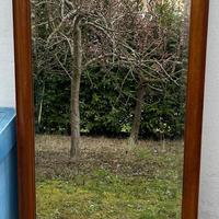 Specchio con cornice in legno zona Forlì