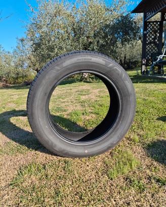 4 gomme nuove Nexen Nfera 215/60R17 96h