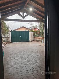 appartamento indipendente con giardino e cortile 