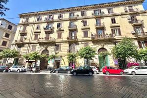 2 LOCALI A NAPOLI