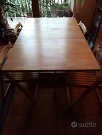 Tavolo pieghevole con 4 sedie