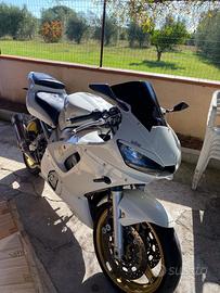 Yamaha R6