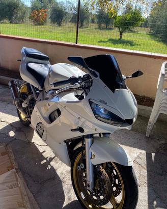 Yamaha R6
