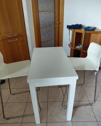 tavolo salvaspazio apribile con sedie 