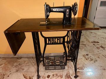 Macchina da cucire NECCHI anni 30 da collezione