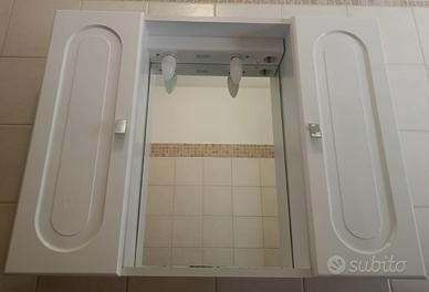 Mobiletto con specchio per bagno