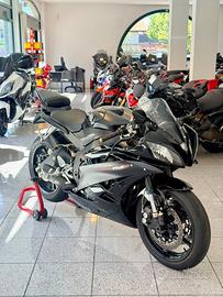 YAMAHA YZF R6 TOTAL BLACK SCARICO COMPLETO FINANZI