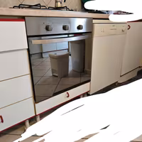 Cucina completa con elettrodomestici