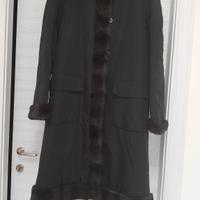 Cappotto lungo con cappuccio e pelliccia 