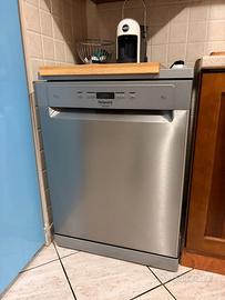 Lavastoviglie a libera installazione Hotpoint