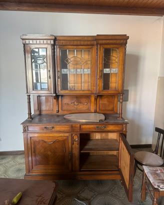 Credenza/vetrina vintage in legno con ante in vetr