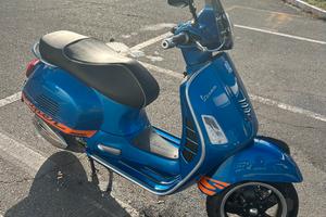 Vespa 300 GTS super sport