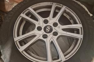 set pneumatici neve più cerchi 