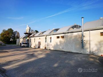 CAPANNONE A ROVELLASCA