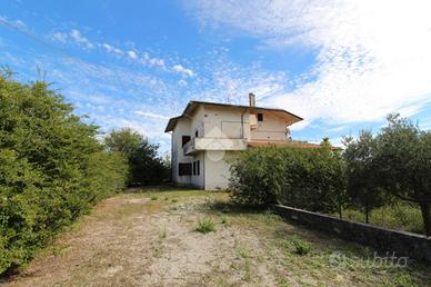 PORZIONE DI BIFAMILIARE A BELLANTE