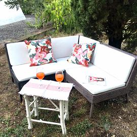 Un divano ad angolo  Set di 3 pz