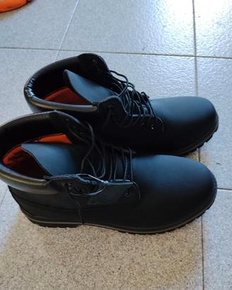 Stivali Timberland neri praticamente nuovi
