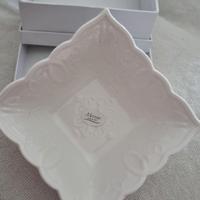 Coppetta quadrata nuova in porcellana.  Morena