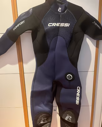 Muta sub acquea Cressi