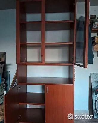 Libreria  legno  e vetro