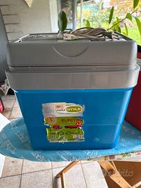 Frigo portatile a 12v o 220v.