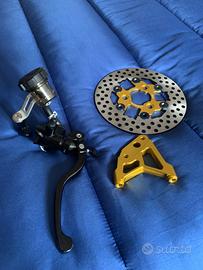 Pompa freno disco e staffa sposta pinza