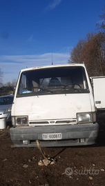 Nissan tradde 2.8 ribaltabile 3 late
