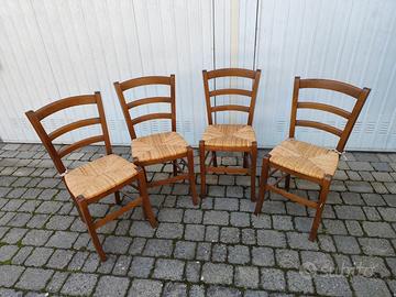 4 sedie di legno con seduta in paglia