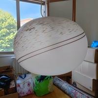 Lampadario globo sui toni del marrone
