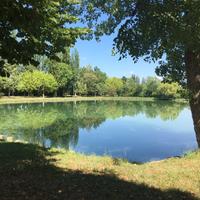 Laghetto privato con struttura attrezzata