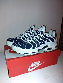 NIKE AIR MAX PLUS TN SQUALO BIANCHE E BLU SCURO Abbigliamento e Accessori In vendita a Milano