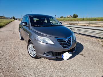 Lancia Ypsilon 1.2 69 CV Unyca