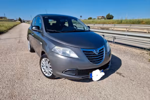 Lancia Ypsilon 1.2 69 CV Unyca