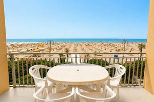 Fronte mare due camere terrazza vista mare