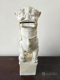 Statua di Leone cinese (blanc de chine di Fo, XVII