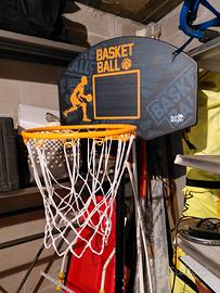 Canestro da basket con piantana