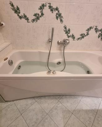 Vasca idromassaggio Jacuzzi