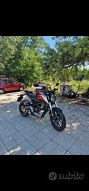 Honda cb125r 