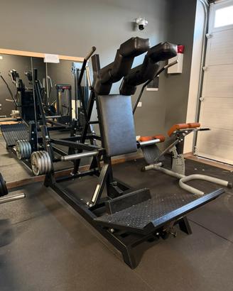 Hack Squat GymEquip